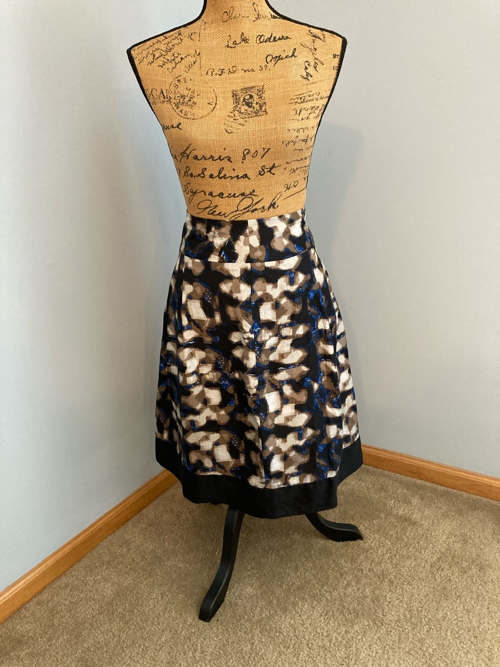 Dana Buchman 100% Silk Blue, Black & Cream A-Line Skirt Women M/L**